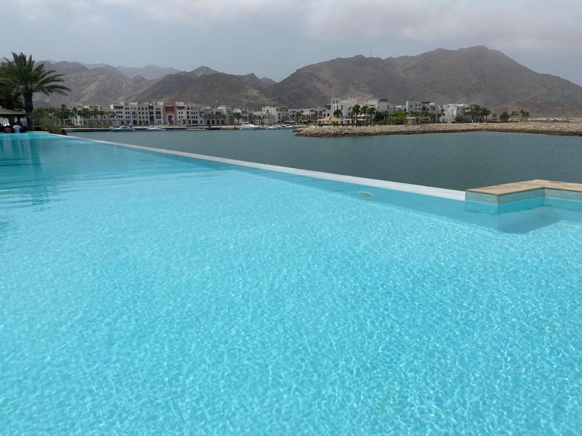 Jebel Sifah Marina * Mascate